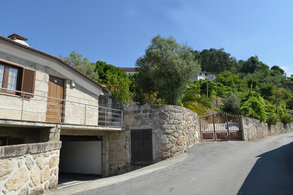 Al Vivenda Romantica Geres Exterior photo